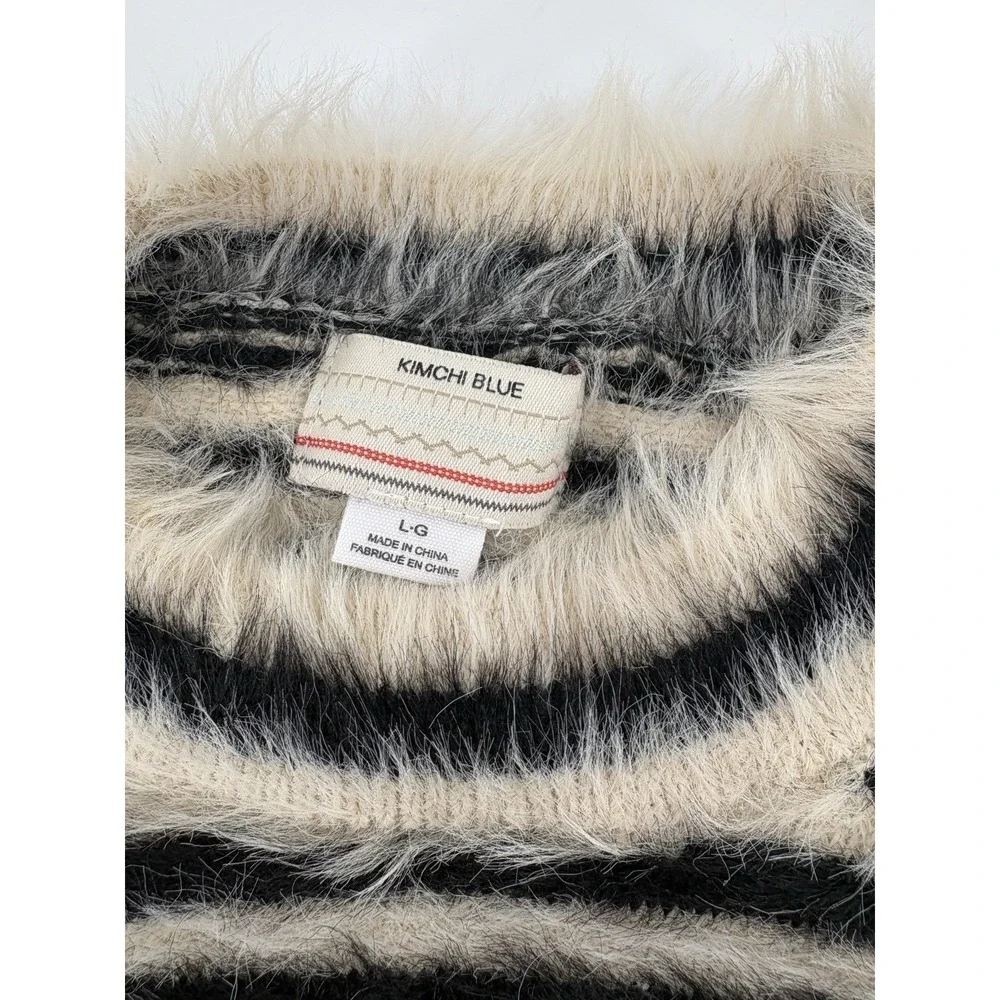 Kimchi blue Amelia Fuzzy Star Cropped Sweater Size L Urban Outfitters - Picture 3 of 6